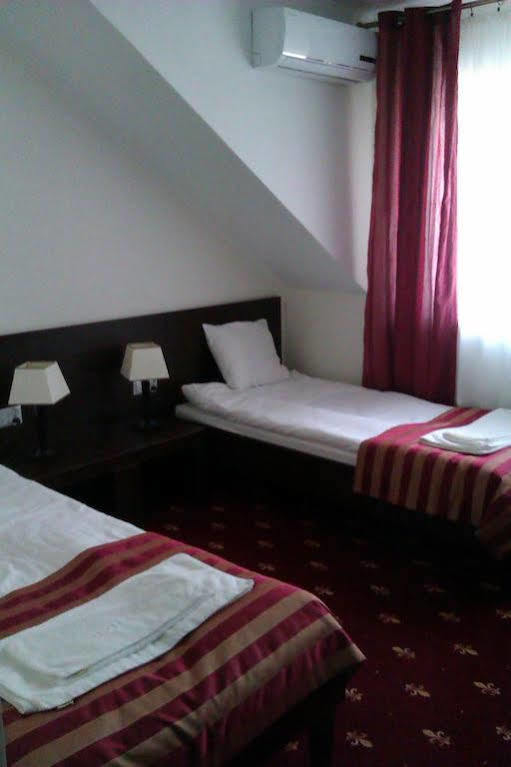 Hotel Platinum Hrubieszow Buitenkant foto