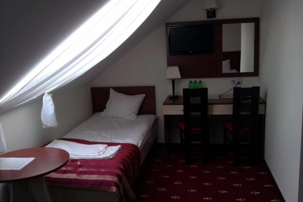 Hotel Platinum Hrubieszow Buitenkant foto