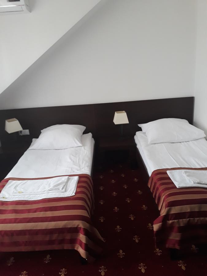 Hotel Platinum Hrubieszow Buitenkant foto