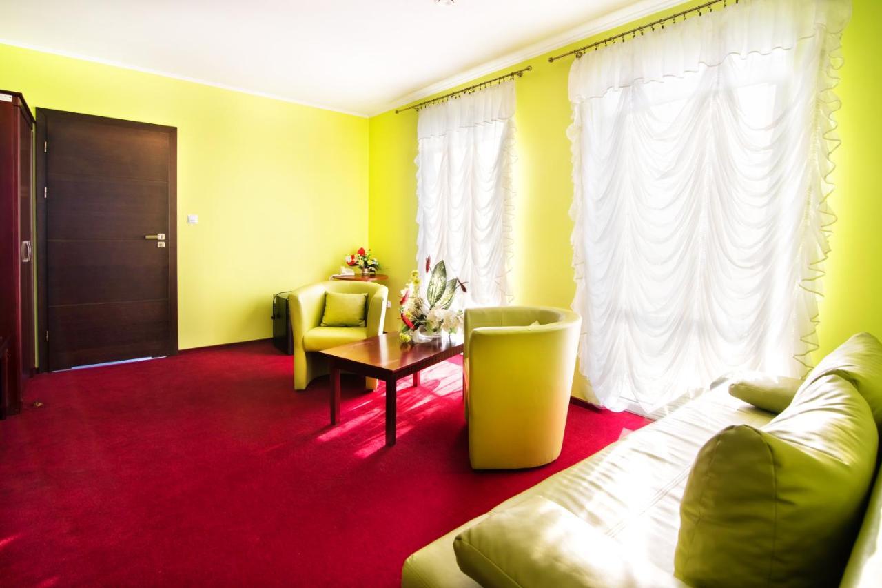 Hotel Platinum Hrubieszow Buitenkant foto